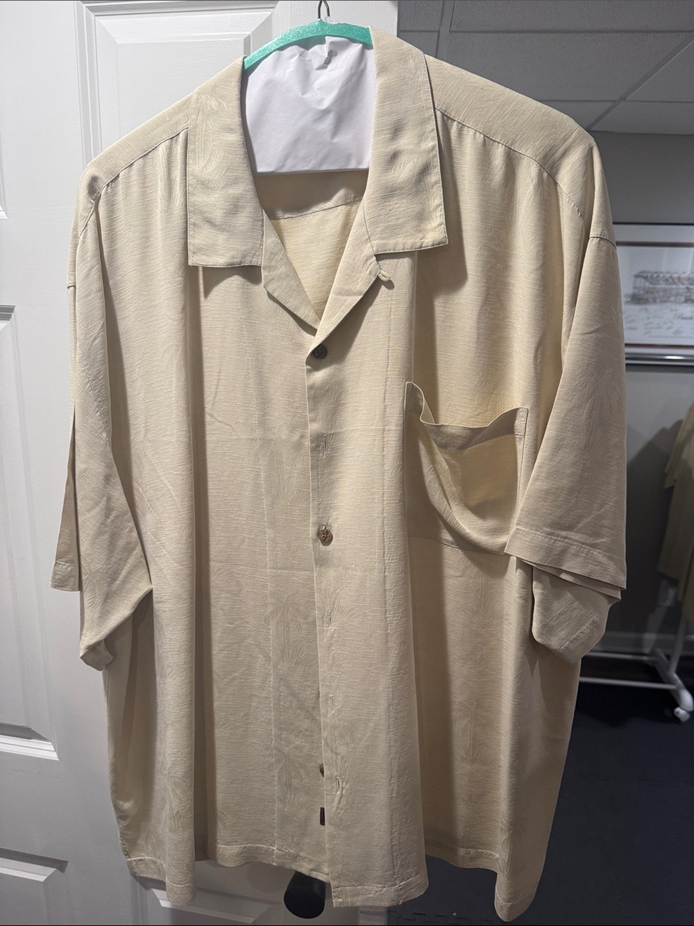 Tommy Bahama -Cream Button-Up Camp Shirt 100% silk
